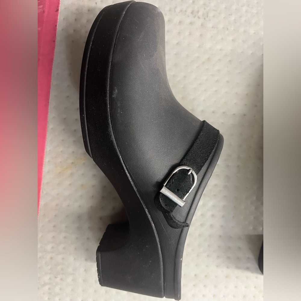Crocs work shoe